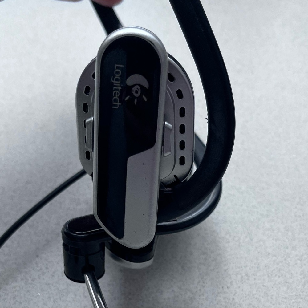 Logitech Headset With Microphone - Picture 3 of 5